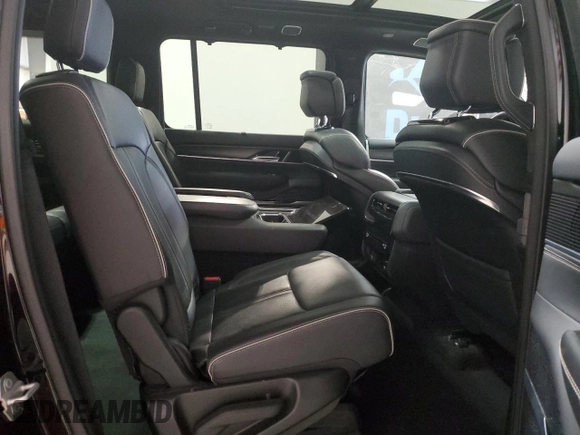 2024 Jeep Grand Wagoneer Series II с VIN 1C4SJSFP1RS120543, выставлен на аукционе Copart как лот 57324265 с пробегом 28 282 миль миль и Чистый • Clean title. История ставок и продаж доступна на DreamBid. Изображение 11.