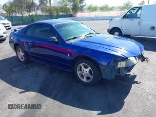 2002 Ford Mustang Standard z VIN 1FAFP40422F222075, wystawiony jako IAAI lot #42565741 z przebiegiem 139 096 mil mil oraz . Historia ofert i sprzedaży dostępna na DreamBid. Obrazek 1.