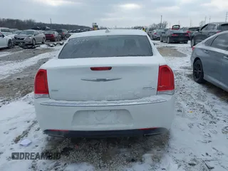 2017 Chrysler 300 with VIN 2C3CCAKG9HH665088, listed as a IAAI auction lot 41380515 with 91,760 mi miles. Bid and sale history available at carsss.com. Image 17.