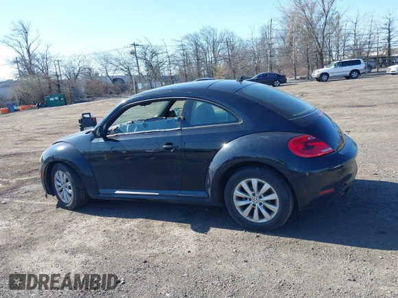 2015 Volkswagen Beetle Fleet Edition z VIN 3VWF17AT6FM645215, wystawiony jako IAAI lot #41906754 z przebiegiem 154 093 mil mil oraz . Historia ofert i sprzedaży dostępna na DreamBid. Obrazek 14.