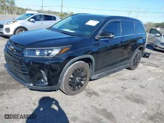 2019 Toyota Highlander SE with VIN 5TDKZRFH2KS569058, listed as a IAAI auction lot 41739724 with NaN miles. Bid and sale history available at carsss.com. Image 17.