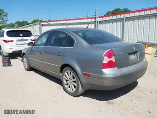 2002 Volkswagen Passat GLS with VIN WVWPD63B12P448213, listed as a IAAI auction lot 41992748 with 189,370 mi miles. Bid and sale history available at carsss.com. Image 3.