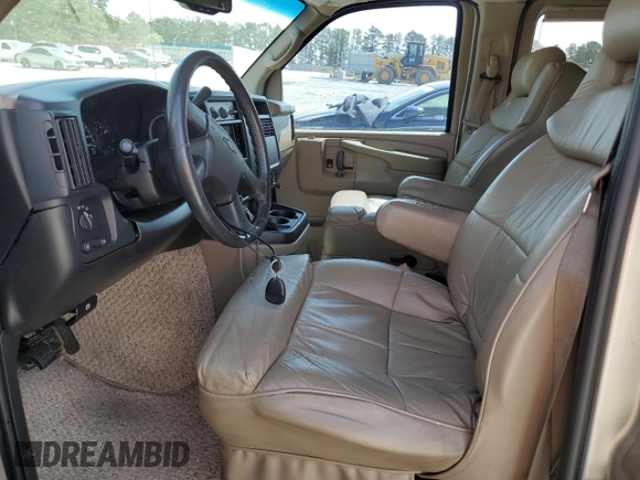 2004 Chevrolet Express Passenger z VIN 1GBFG15TX41155433, wystawiony jako Copart lot #48826455 z przebiegiem 327 969 mil mil oraz Szkoda całkowita • Salvage title. Historia ofert i sprzedaży dostępna na DreamBid. Obrazek 7.