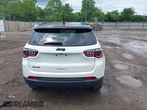 2021 Jeep Compass Altitude with VIN 3C4NJDBBXMT586529, listed as a IAAI auction lot 42296016 with 71,789 mi miles and . Bid and sale history available at DreamBid. Image 17.
