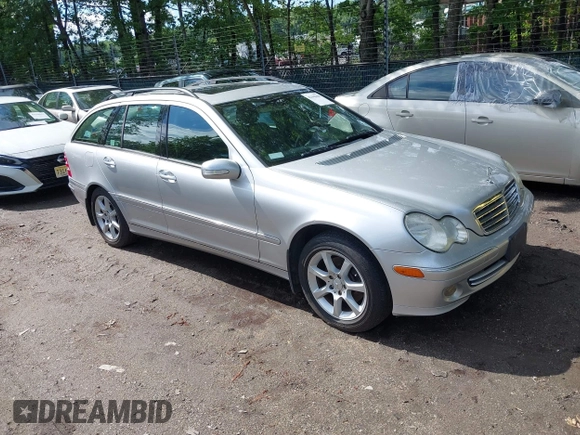 2005 Mercedes-Benz C 240 z VIN WDBRH81J85F611452, wystawiony jako IAAI lot #42308400 z przebiegiem 189 853 mil mil oraz . Historia ofert i sprzedaży dostępna na DreamBid. Obrazek 1.