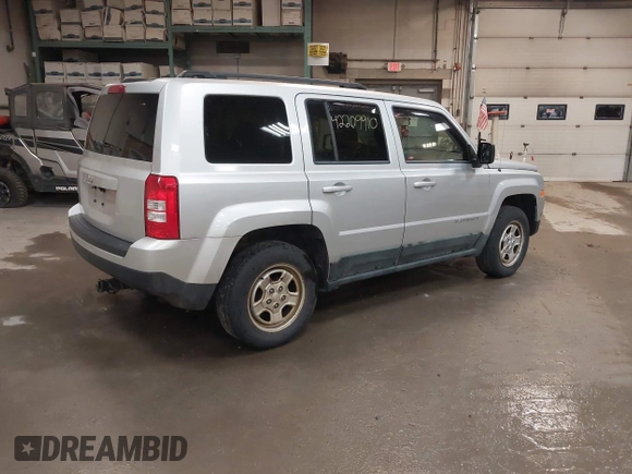 2011 Jeep Patriot Latitude z VIN 1J4NF1GB9BD266334, wystawiony jako IAAI lot #42209910 z przebiegiem 98 442 mil mil oraz . Historia ofert i sprzedaży dostępna na DreamBid. Obrazek 4.