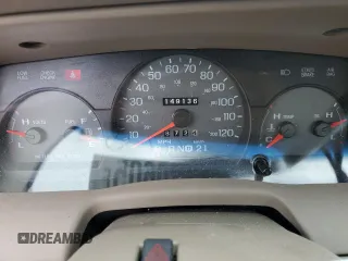 2005 Mercury Grand Marquis LS Premium z VIN 2MEFM75W15X660639, wystawiony jako Copart lot #56580605 z przebiegiem 149 136 mil mil oraz Szkody całkowita. Historia ofert i sprzedaży dostępna na DreamBid. Obrazek 9.