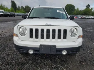 2016 Jeep Patriot Sport SE z VIN 1C4NJPBAXGD789861, wystawiony jako Copart lot #56783865 z przebiegiem 99 988 mil mil oraz Czysty tytuł • Clean title. Historia ofert i sprzedaży dostępna na DreamBid. Obrazek 5.