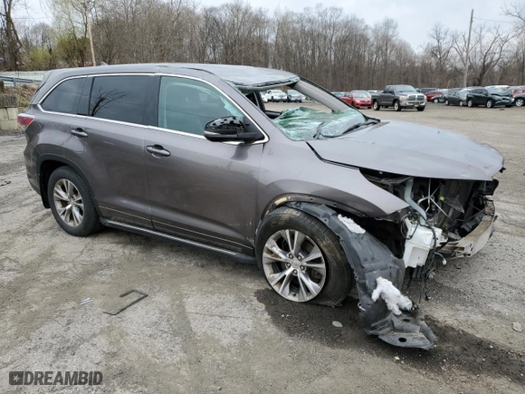 2015 Toyota Highlander LE with VIN 5TDBKRFH8FS196280, listed as a Copart auction lot 51072125 with 0 mi miles and Non Repairable. Bid and sale history available at carsss.com. Image 4.