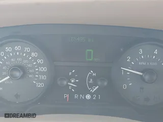 2006 Mercury Grand Marquis LS Premium with VIN 2MEFM75V06X622375, listed as a IAAI auction lot 41686035 with 165,495 mi miles. Bid and sale history available at carsss.com. Image 7.