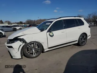 2024 BMW X7 xDrive40i with VIN 5UX23EM05R9S88273, listed as a Copart auction lot 88320765 with 17,443 mi miles and Salvage Title. Bid and sale history available at carsss.com. Image 1.