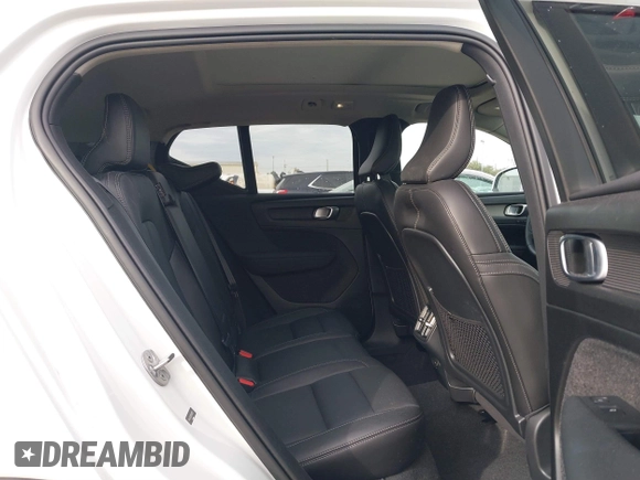2024 Volvo XC40 Plus Bright Theme with VIN YV4L12UE2R2246722, listed as a IAAI auction lot 41307087 with 19,852 mi miles. Bid and sale history available at carsss.com. Image 8.