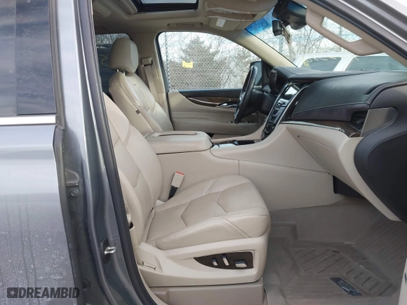 2019 Cadillac Escalade Premium Luxury with VIN 1GYS4CKJ9KR182956, listed as a IAAI auction lot 41353808 with 109,896 mi miles. Bid and sale history available at carsss.com. Image 5.
