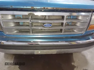 1992 Ford F-150 with VIN 1FTEF14H3NP809819, listed as a IAAI auction lot 41931404 with 2,135,096 mi miles. Bid and sale history available at carsss.com. Image 6.