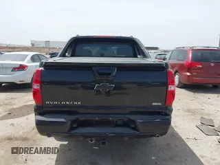 2007 Chevrolet Avalanche 3LT z VIN 3GNEC12017G152396, wystawiony jako IAAI lot #42261163 z przebiegiem Nie podano mil oraz . Historia ofert i sprzedaży dostępna na DreamBid. Obrazek 16.