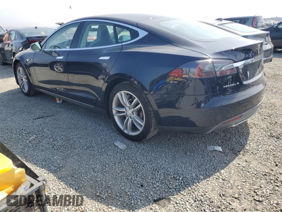 2014 Tesla Model S 60 z VIN 5YJSA1H17EFP33261, wystawiony jako Copart lot #58804465 z przebiegiem 147 583 mil mil oraz Czysty tytuł • Clean title. Historia ofert i sprzedaży dostępna na DreamBid. Obrazek 3.