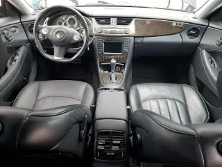 2010 Mercedes-Benz CLS 550 с VIN WDDDJ7CB3AA163635, выставлен на аукционе Copart как лот 81813034 с пробегом 134 239 миль миль и Списание • Salvage title. История ставок и продаж доступна на DreamBid. Изображение 8.