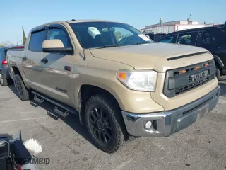 2017 Toyota Tundra 2WD SR5 with VIN 5TFEY5F17HX225871, listed as a IAAI auction lot 41954311 with 125,917 mi miles. Bid and sale history available at carsss.com. Image 1.
