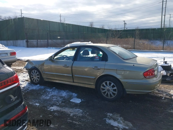 2003 Hyundai Sonata GLS with VIN KMHWF35H03A872584, listed as a IAAI auction lot 41538079 with 203,501 mi miles. Bid and sale history available at carsss.com. Image 14.