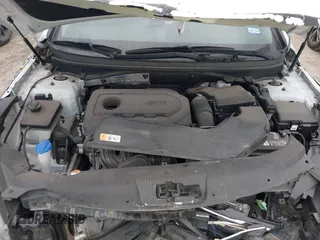 2015 Hyundai Sonata Limited with VIN 5NPE34AF8FH043701, listed as a IAAI auction lot 42031281 with 175,210 mi miles and . Bid and sale history available at carsss.com. Image 10.