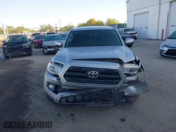 2017 Toyota Tacoma SR5 z VIN 5TFAZ5CN3HX024083, wystawiony jako IAAI lot #41739213 z przebiegiem 111 226 mil mil oraz . Historia ofert i sprzedaży dostępna na DreamBid. Obrazek 12.