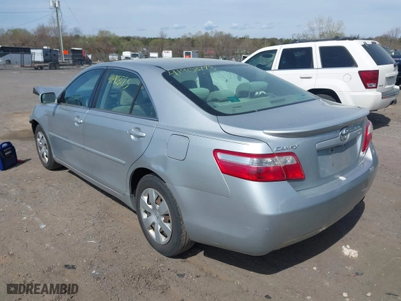 2007 Toyota Camry CE with VIN 4T1BE46K37U643404, listed as a IAAI auction lot 41903773 with 189,984 mi miles. Bid and sale history available at carsss.com. Image 3.