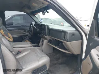 2001 Chevrolet Tahoe LT with VIN 1GNEC13T71R212889, listed as a IAAI auction lot 41917362 with 224,406 mi miles. Bid and sale history available at carsss.com. Image 5.