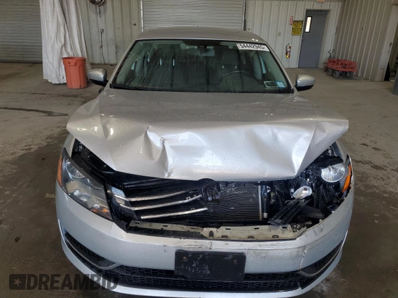 2015 Volkswagen Passat Limited Edition Edition z VIN 1VWAT7A39FC044466, wystawiony jako Copart lot #54442945 z przebiegiem 107 925 mil mil oraz Szkoda całkowita • Salvage title. Historia ofert i sprzedaży dostępna na DreamBid. Obrazek 5.
