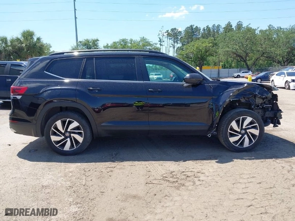 2024 Volkswagen Atlas 2.0T SE w/Technology with VIN 1V2HR2CA4RC577679, listed as a IAAI auction lot 42031792 with 26,026 mi miles. Bid and sale history available at carsss.com. Image 14.