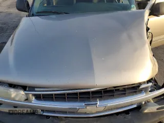 2002 Chevrolet Suburban Z71 with VIN 3GNFK16ZX2G218257, listed as a Copart auction lot 85267134 with 207,056 mi miles and Salvage Title. Bid and sale history available at carsss.com. Image 14.