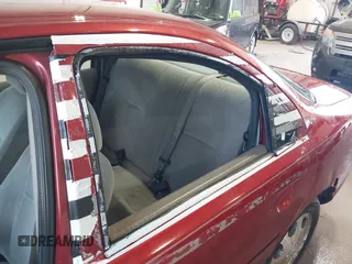 1999 Mercury Mystique GS z VIN 1MEFM6536XK637928, wystawiony jako IAAI lot #41850298 z przebiegiem 219 329 mil mil oraz . Historia ofert i sprzedaży dostępna na DreamBid. Obrazek 6.