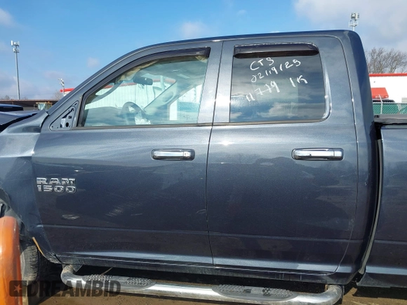 2018 Ram 1500 Tradesman z VIN 1C6RR6FG3JS325243, wystawiony jako IAAI lot #41630019 z przebiegiem 54 019 mil mil oraz . Historia ofert i sprzedaży dostępna na DreamBid. Obrazek 15.