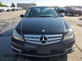2013 Mercedes-Benz C 300 Sport z VIN WDDGF8AB7DR245588, wystawiony jako Copart lot #58091295 z przebiegiem 90 242 mil mil oraz Szkoda całkowita • Salvage title. Historia ofert i sprzedaży dostępna na DreamBid. Obrazek 5.