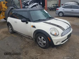 2010 MINI Hardtop with VIN WMWMF3C55ATZ21541, listed as a IAAI auction lot 41910935 with 88,721 mi miles and . Bid and sale history available at DreamBid. Image 1.
