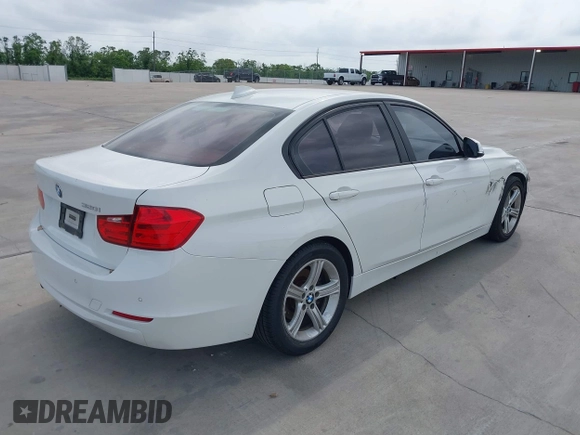 2015 BMW 3 Series 320i с VIN WBA3B1G5XFNT05271, выставлен на аукционе IAAI как лот 42049799 с пробегом 125 437 миль миль и . История ставок и продаж доступна на DreamBid. Изображение 4.