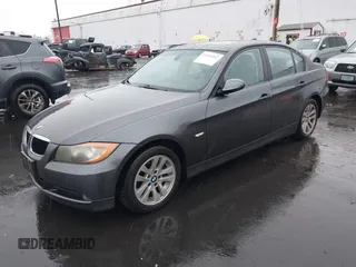 2007 BMW 3 Series 328i z VIN WBAVA33557KX75790, wystawiony jako IAAI lot #41494012 z przebiegiem 115 236 mil mil oraz . Historia ofert i sprzedaży dostępna na DreamBid. Obrazek 17.