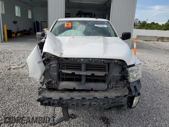 2018 Ram 1500 Express z VIN 3C6RR7KT8JG265301, wystawiony jako Copart lot #56287975 z przebiegiem Nie podano mil oraz Czysty tytuł • Clean title. Historia ofert i sprzedaży dostępna na DreamBid. Obrazek 5.