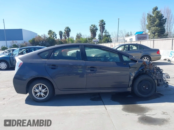 2013 Toyota Prius One z VIN JTDKN3DU2D5555677, wystawiony jako IAAI lot #41739804 z przebiegiem 50 640 mil mil oraz . Historia ofert i sprzedaży dostępna na DreamBid. Obrazek 13.