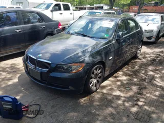 2006 BMW 3 Series 330i with VIN WBAVB33526KS32960, listed as a IAAI auction lot 42799135 with 150,736 mi miles and . Bid and sale history available at DreamBid. Image 2.