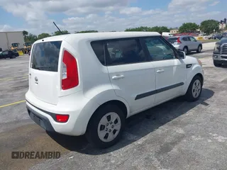 2013 Kia Soul with VIN KNDJT2A50D7568070, listed as a IAAI auction lot 42112257 with 175,207 mi miles. Bid and sale history available at carsss.com. Image 4.