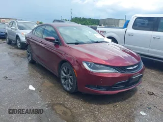 2015 Chrysler 200 S z VIN 1C3CCCBB4FN696687, wystawiony jako IAAI lot #42602951 z przebiegiem 93 214 mil mil oraz . Historia ofert i sprzedaży dostępna na DreamBid. Obrazek 1.