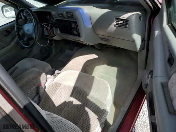 1997 GMC Sonoma SLS with VIN 1GTCS19XXV8522494, listed as a Copart auction lot 70572194 with 187,582 mi miles and Salvage Title. Bid and sale history available at carsss.com. Image 8.