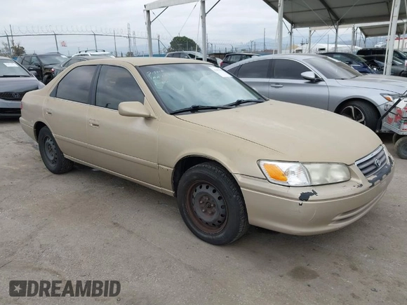 2001 Toyota Camry CE with VIN 4T1BG22K71U069207, listed as a IAAI auction lot 41903473 with 225,608 mi miles. Bid and sale history available at carsss.com. Image 1.