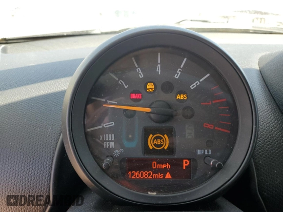 2016 MINI Countryman S with VIN WMWZC3C58GWT09694, listed as a Copart auction lot 57113235 with 126,082 mi miles and Salvage title. Bid and sale history available at DreamBid. Image 9.