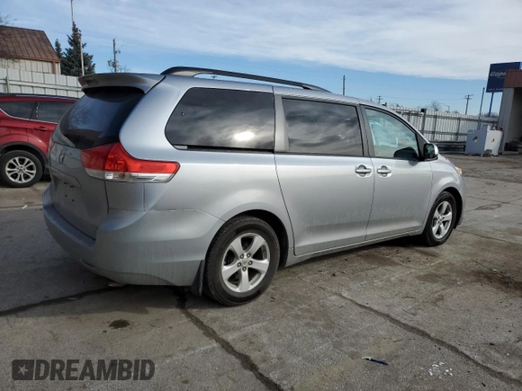 2012 Toyota Sienna LE AAS z VIN 5TDKK3DC7CS192916, wystawiony jako Copart lot #43219255 z przebiegiem 214 612 mil mil oraz Nie do naprawy • Non repairable. Historia ofert i sprzedaży dostępna na DreamBid. Obrazek 3.