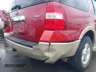 2007 Ford Expedition Eddie Bauer z VIN 1FMFU17577LA72906, wystawiony jako IAAI lot #42134402 z przebiegiem 341 083 mil mil oraz . Historia ofert i sprzedaży dostępna na DreamBid. Obrazek 17.