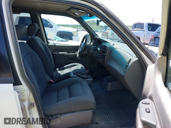 2001 Ford Explorer Sport Trac with VIN 1FMZU67EX1UA62138, listed as a IAAI auction lot 42526023 with 184,363 mi miles and . Bid and sale history available at DreamBid. Image 5.