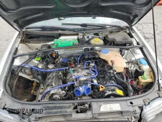 2001 Audi S4 z VIN WAURD68D61A048004, wystawiony jako Copart lot #53137275 z przebiegiem 146 494 mil mil oraz Szkoda całkowita • Salvage title. Historia ofert i sprzedaży dostępna na DreamBid. Obrazek 12.