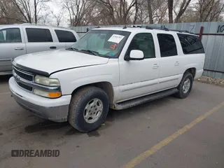2003 Chevrolet Suburban Z71 with VIN 3GNFK16Z43G335561, listed as a IAAI auction lot 41901703 with 289,564 mi miles. Bid and sale history available at carsss.com. Image 2.