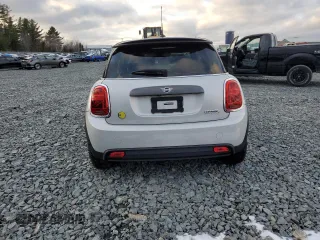 2020 MINI Hardtop Cooper SE with VIN WMWXP3C08L2M32462, listed as a Copart auction lot 88352115 with 19,390 mi miles and Clean Title. Bid and sale history available at DreamBid. Image 6.